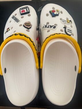 CROCS White Clog Sandals with Yellow Strap and Fun Jibbitz
Men’s 10, Women’s 12